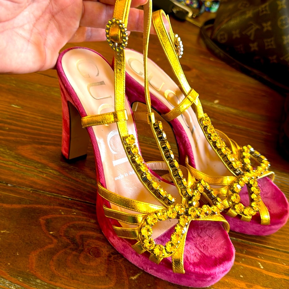 Gucci platforms size 36 Gorgeous!! used once 👑